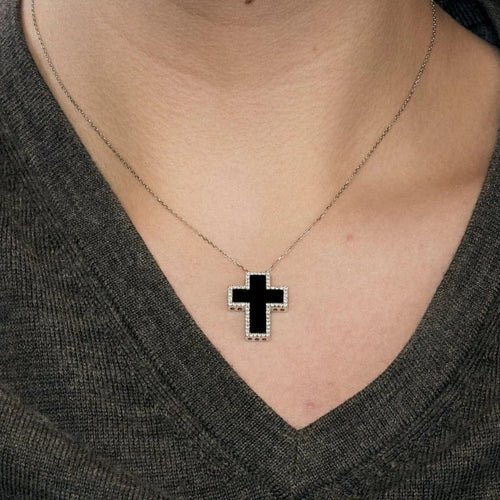 Collier Collier croix en or blanc 750 avec onyx et diamants 58 Facettes LP1060/16