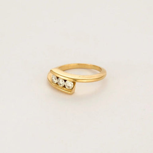 Bague 56.5 Bague d’union en or jaune 18K et 3 diamants 58 Facettes LP1348/11