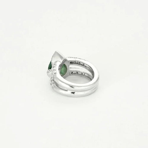 Bague 47 Esmeralda - Bague en or blanc 750, diamants et émeraude 58 Facettes LP1161