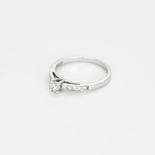 Bague 56 Elini - Bague solitaire en or blanc 750 et diamants 58 Facettes LP1191/12