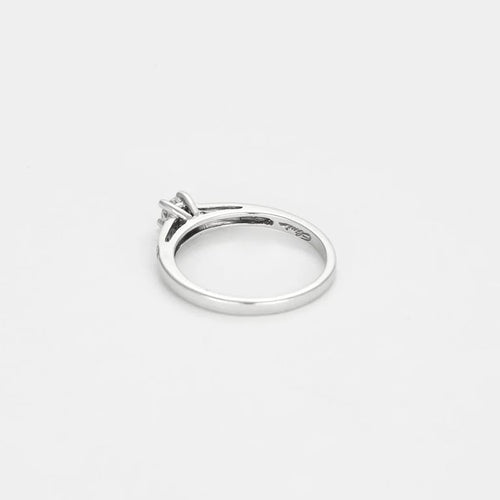 Bague 56 Elini - Bague solitaire en or blanc 750 et diamants 58 Facettes LP1191/12