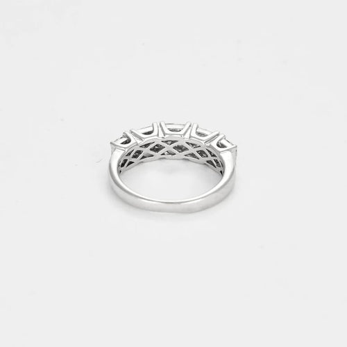 Bague 49.5 Bague en or blanc 585 et diamants taille princesse 58 Facettes LP264/13