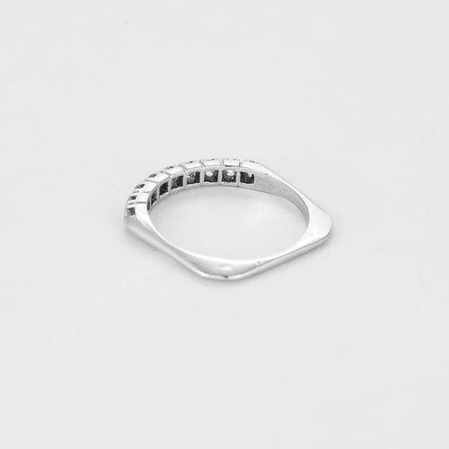 Bague 53.5 Alliance - Bague en or blanc sertie de diamants 58 Facettes LP1225/11