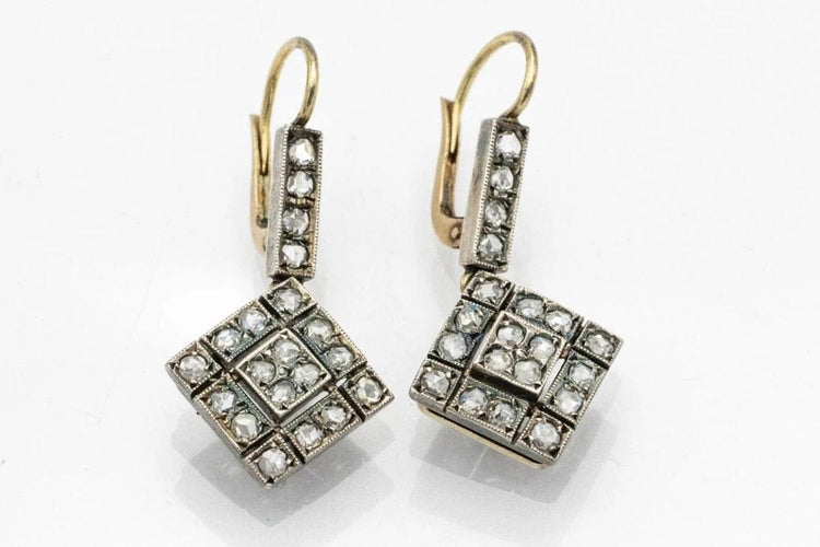 Boucles d'oreilles Boucles d'oreilles anciennes en or jaune 18 carats et diamants 58 Facettes 9711
