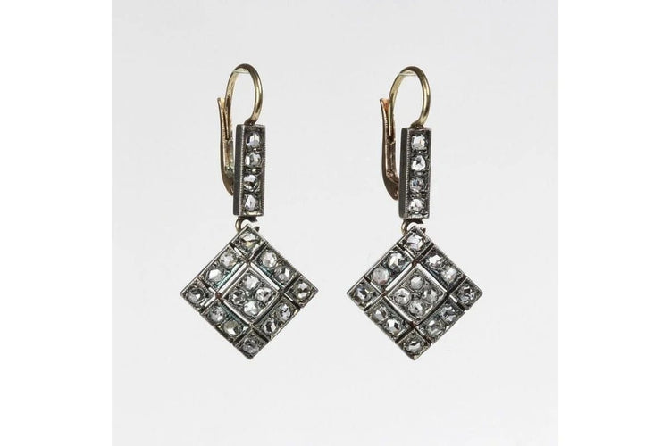 Boucles d'oreilles Boucles d'oreilles anciennes en or jaune 18 carats et diamants 58 Facettes 9711