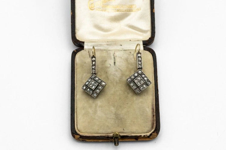 Boucles d'oreilles Boucles d'oreilles anciennes en or jaune 18 carats et diamants 58 Facettes 9711