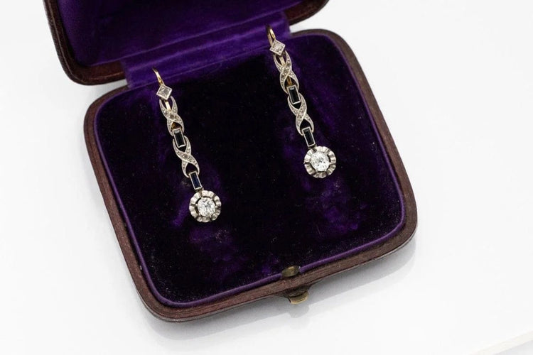 Boucles d'oreilles Boucles d’oreilles pendantes Art déco en or jaune 18 ct, platine, diamants et saphirs 58 Facettes 10507