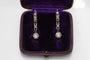 Boucles d'oreilles Boucles d’oreilles pendantes Art déco en or jaune 18 ct, platine, diamants et saphirs 58 Facettes 10507