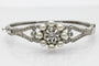 Bracelet Bracelet rigide en or blanc 14 carats avec diamants et perles 58 Facettes 10675