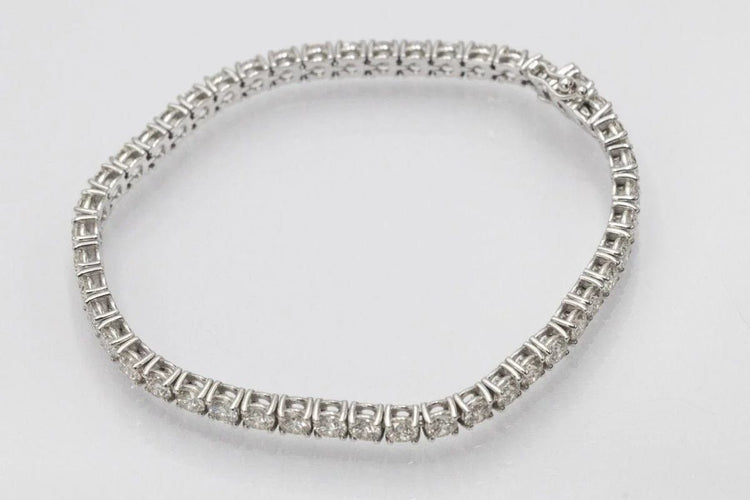 Bracelet Bracelet tennis en or blanc et diamants 8,00 ct 58 Facettes PTKN03
