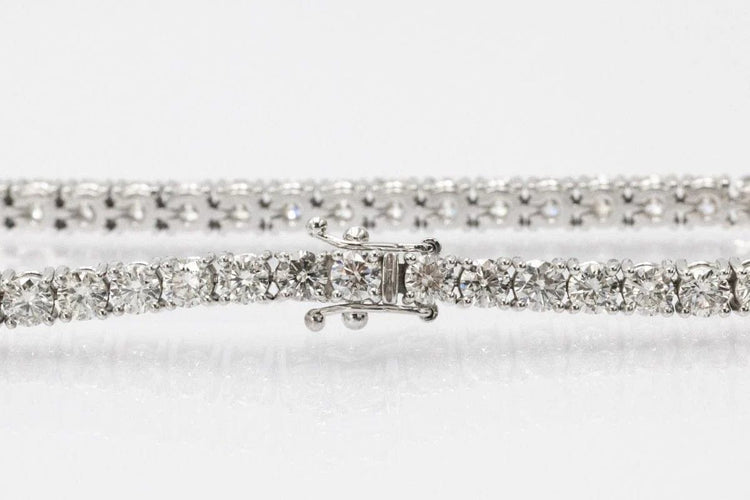 Bracelet Bracelet tennis en or blanc et diamants 8,00 ct 58 Facettes PTKN03