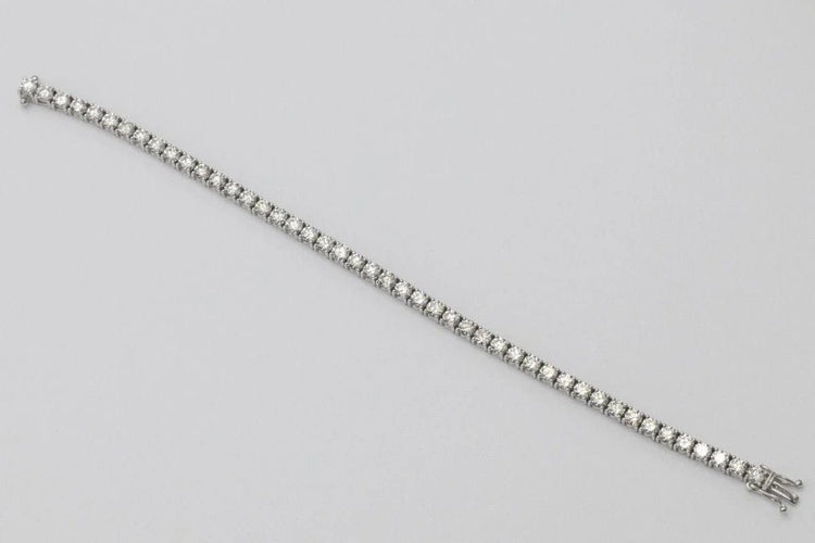 Bracelet Bracelet tennis en or blanc et diamants 8,00 ct 58 Facettes PTKN03