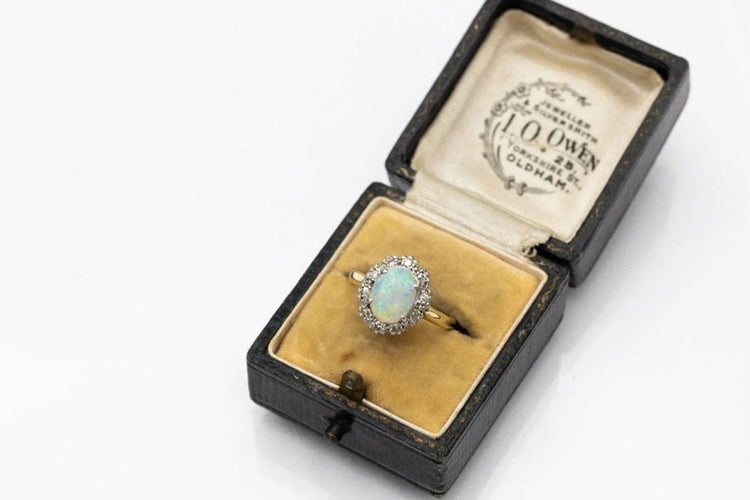 Bague 54 Bague vintage en or jaune et platine avec opale et diamants 58 Facettes 10608