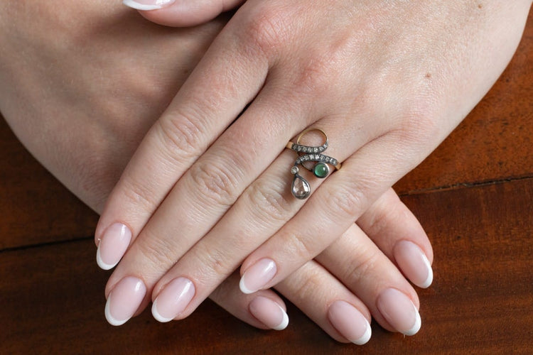 Bague 51 Bague Art nouveau en or jaune 14 carats, émeraude et diamants 58 Facettes 10815