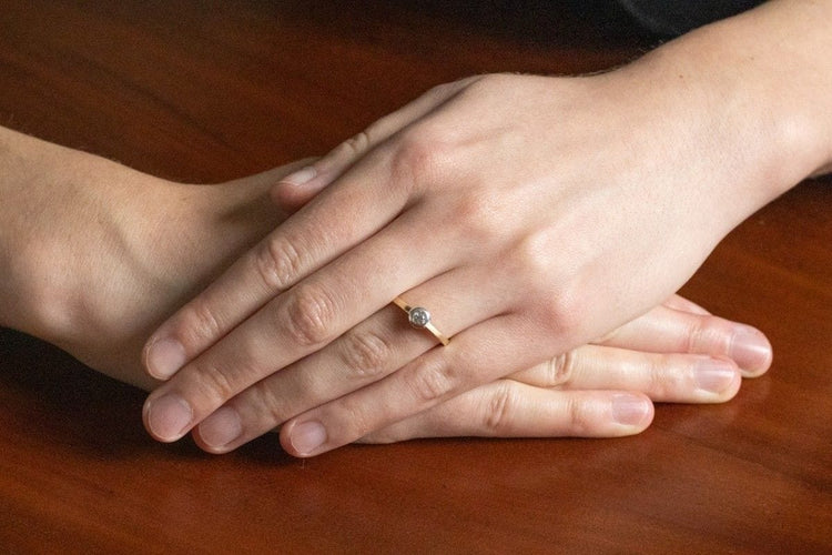 Bague 59 Bague solitaire ancienne en or jaune et diamant 58 Facettes 111666