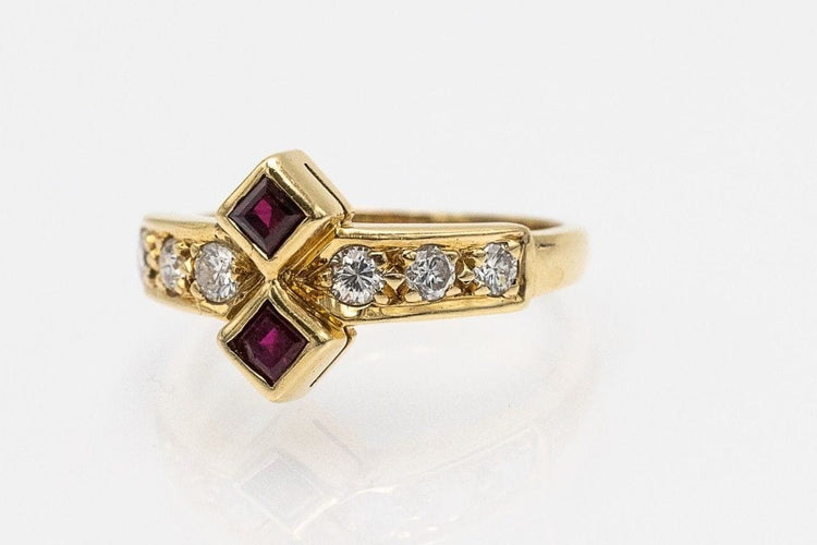 Bague 50 Bague vintage en or jaune, rubis et diamants 58 Facettes 11155