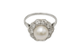 Bague 54 Bague en platine 950 ornée d’une perle et de diamants (1,00 ct) 58 Facettes 11328