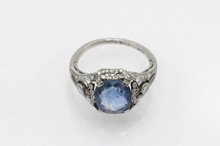 Bague 49 Art déco - Bague en platine avec saphir coussin et diamants 58 Facettes 11300