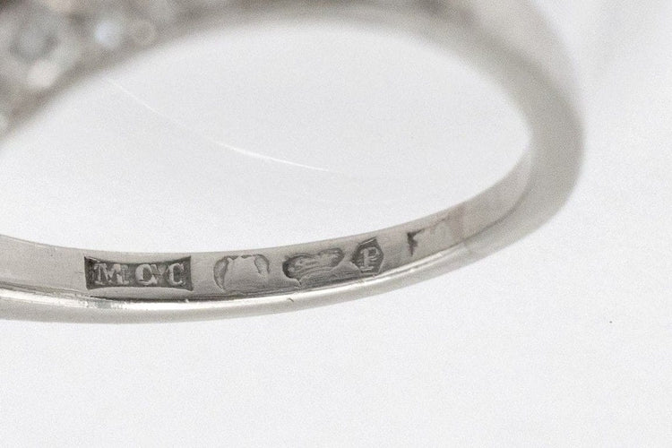 Bague 49 Art déco - Bague en platine avec saphir coussin et diamants 58 Facettes 11300