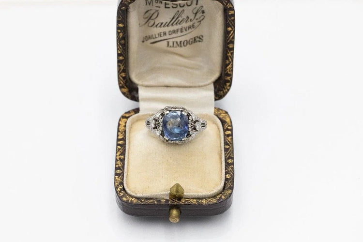 Bague 49 Art déco - Bague en platine avec saphir coussin et diamants 58 Facettes 11300