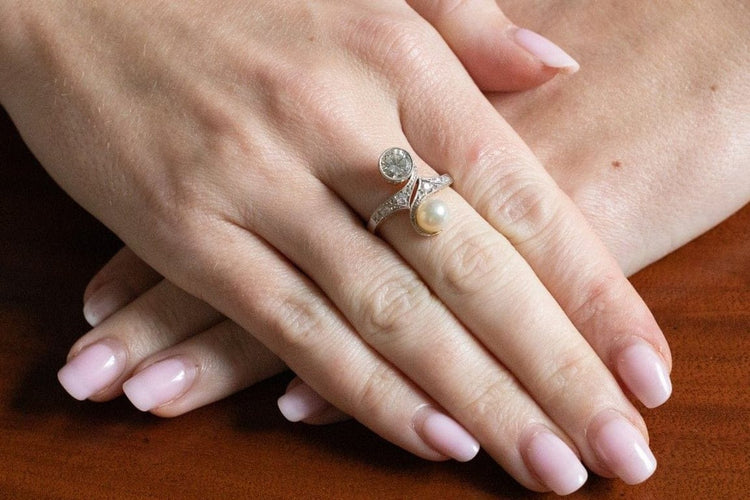 Bague 55 Bague Toi et Moi en or jaune et blanc 14 carats, diamants et perle 58 Facettes 11540
