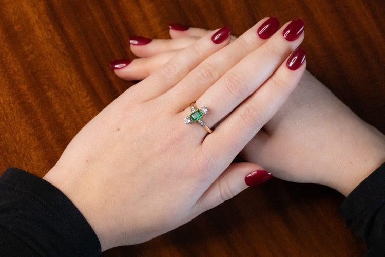 Bague 58 Bague Art déco en or 18 carats, émeraude et diamants 58 Facettes 10598