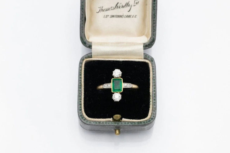 Bague 58 Bague Art déco en or 18 carats, émeraude et diamants 58 Facettes 10598
