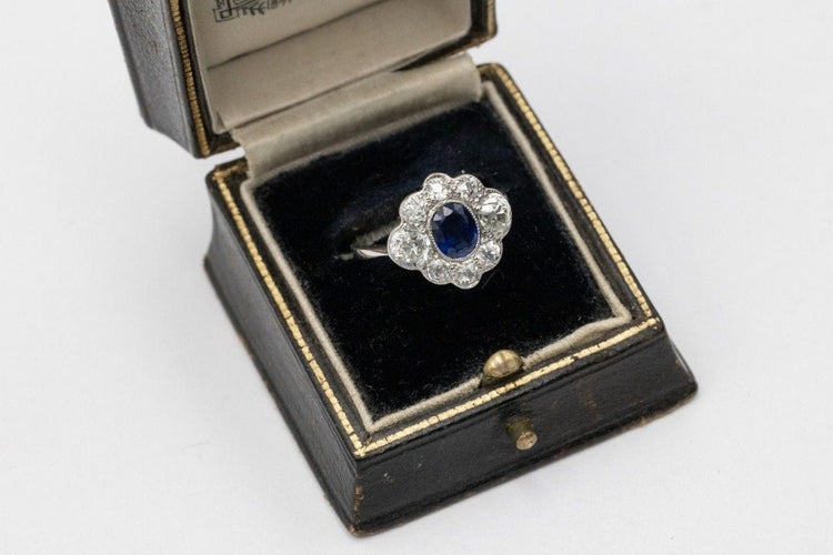 Bague 52 Bague ancienne en or blanc avec saphir et diamants 58 Facettes 11482