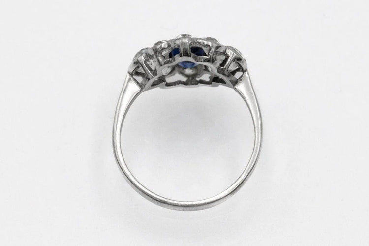 Bague 52 Bague ancienne en or blanc avec saphir et diamants 58 Facettes 11482