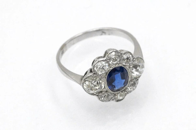 Bague 52 Bague ancienne en or blanc avec saphir et diamants 58 Facettes 11482