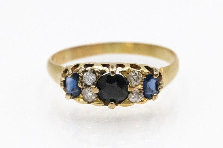Bague Bague ancienne en or jaune 18 carats avec saphirs et diamants 58 Facettes 11559