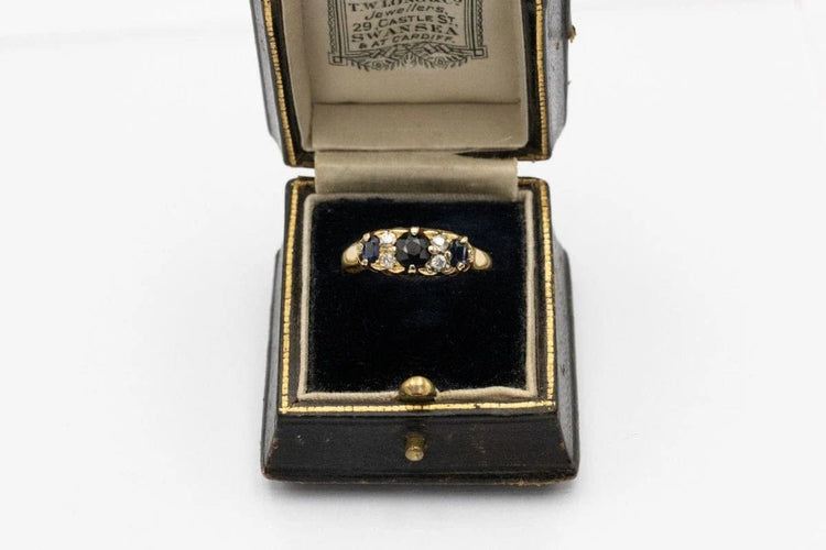 Bague Bague ancienne en or jaune 18 carats avec saphirs et diamants 58 Facettes 11559