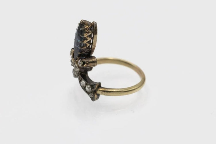 Bague 47 Bague diadème antique saphir et diamants en or jaune 14 carats 58 Facettes 11720