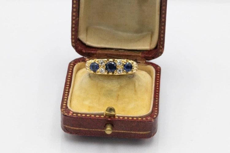 Bague 54.5 Bague en or jaune 18 carats avec saphirs et diamants 58 Facettes 11556