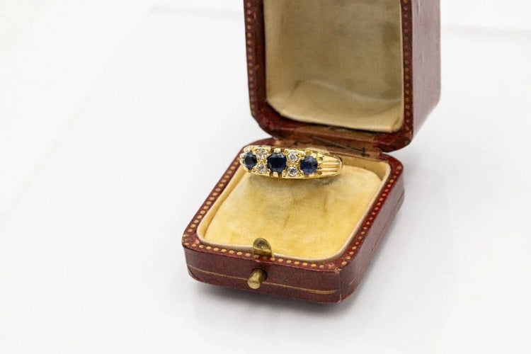 Bague 54.5 Bague en or jaune 18 carats avec saphirs et diamants 58 Facettes 11556