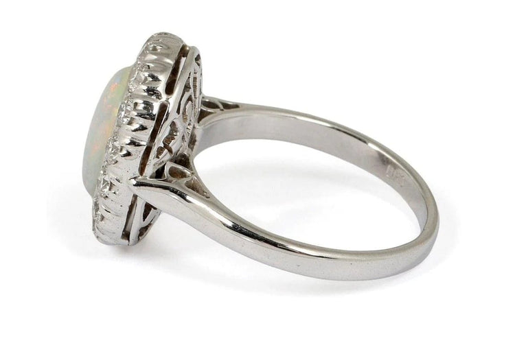Bague 53 Bague opale cabochon et diamants en or blanc 18 carats 58 Facettes 11768