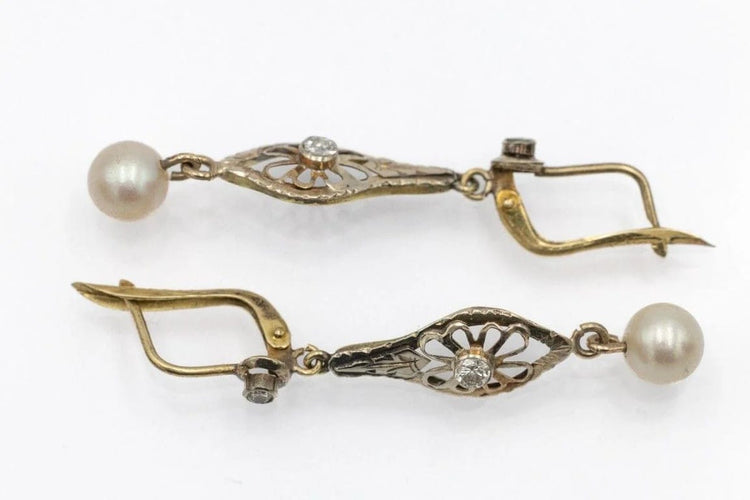 Boucles d'oreilles Boucles d’oreilles pendantes vintage en or jaune et blanc, perles et diamants 58 Facettes 11706
