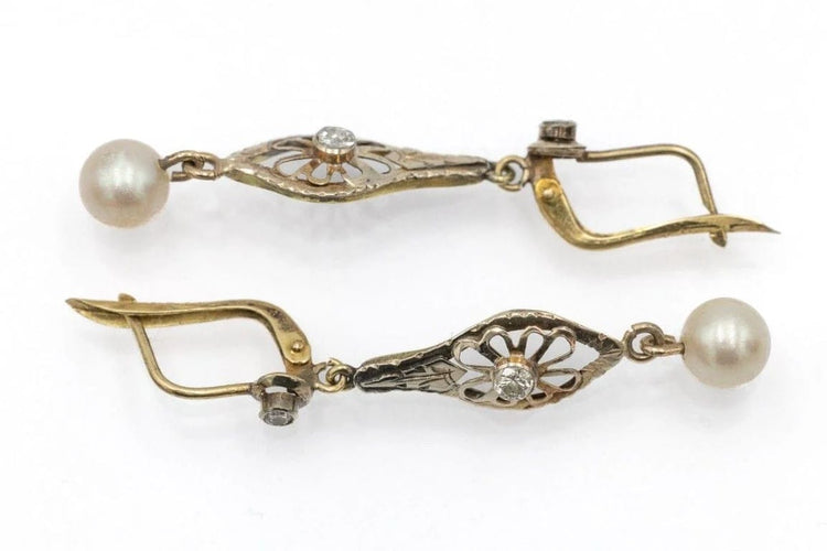 Boucles d'oreilles Boucles d’oreilles pendantes vintage en or jaune et blanc, perles et diamants 58 Facettes 11706