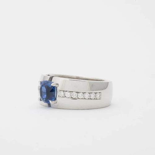 Bague 53 Bague saphir et diamants en or blanc 18 carats 58 Facettes