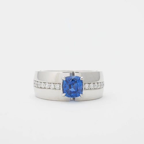 Bague 53 Bague saphir et diamants en or blanc 18 carats 58 Facettes