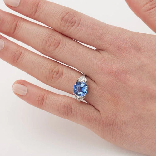 Bague 51 Bague en or blanc 18 carats avec saphir et diamants 58 Facettes