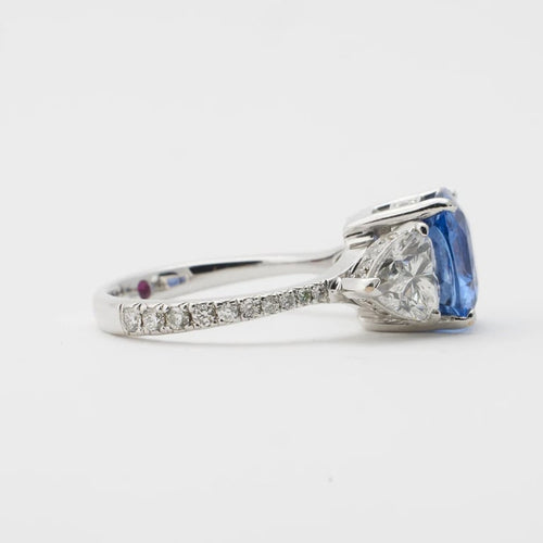 Bague 51 Bague en or blanc 18 carats avec saphir et diamants 58 Facettes