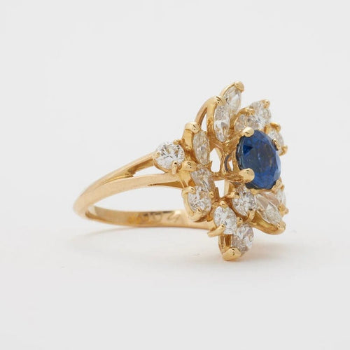 Bague 53 Bague en or jaune 750 avec saphir ovale et diamants 58 Facettes
