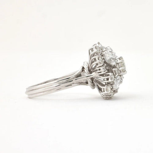 Bague 54 Bague en or blanc 750 avec diamants navettes et brillants 58 Facettes