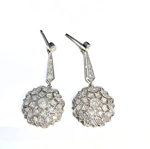 Boucles d'oreilles Boucles d’oreilles pendantes Art déco en or blanc 18 ct et diamants 58 Facettes DF22