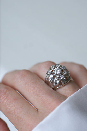 Bague 55 Bague cocktail - Bague fleur en or blanc et platine, diamants 58 Facettes