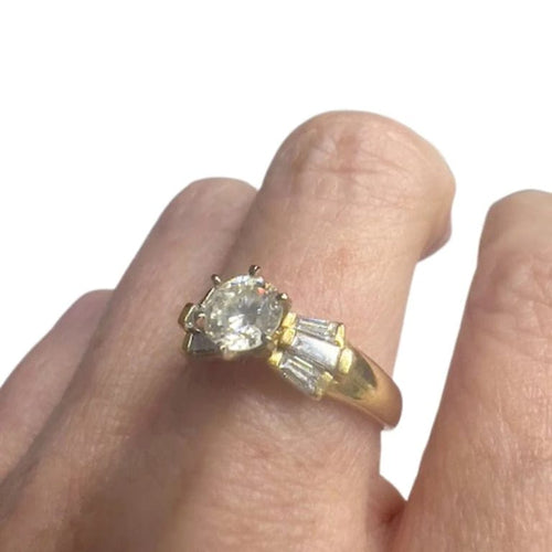 Bague 55 Bague design contemporain XXe siècle en or 18 kt et diamants 58 Facettes Q166B