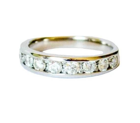 Bague 55 Bague en or 18 ct sertie de diamants taille brillant 58 Facettes Q167B