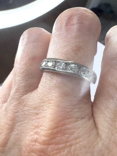 Bague 55 Bague en or 18 ct sertie de diamants taille brillant 58 Facettes Q167B
