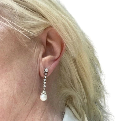 Boucles d'oreilles Boucles d'oreilles rétro en platine 950 avec diamants et perles 58 Facettes A1597